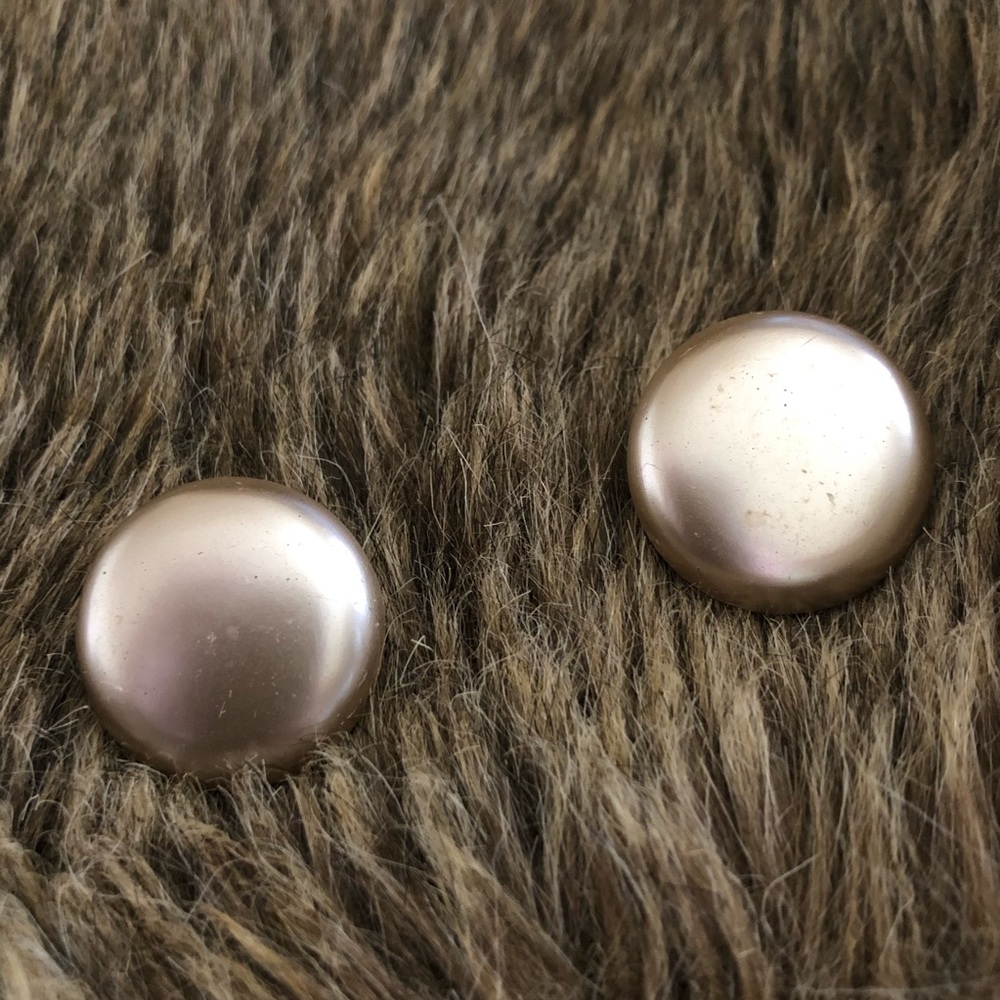 Vintage 60s champagne tone button clip on earrings